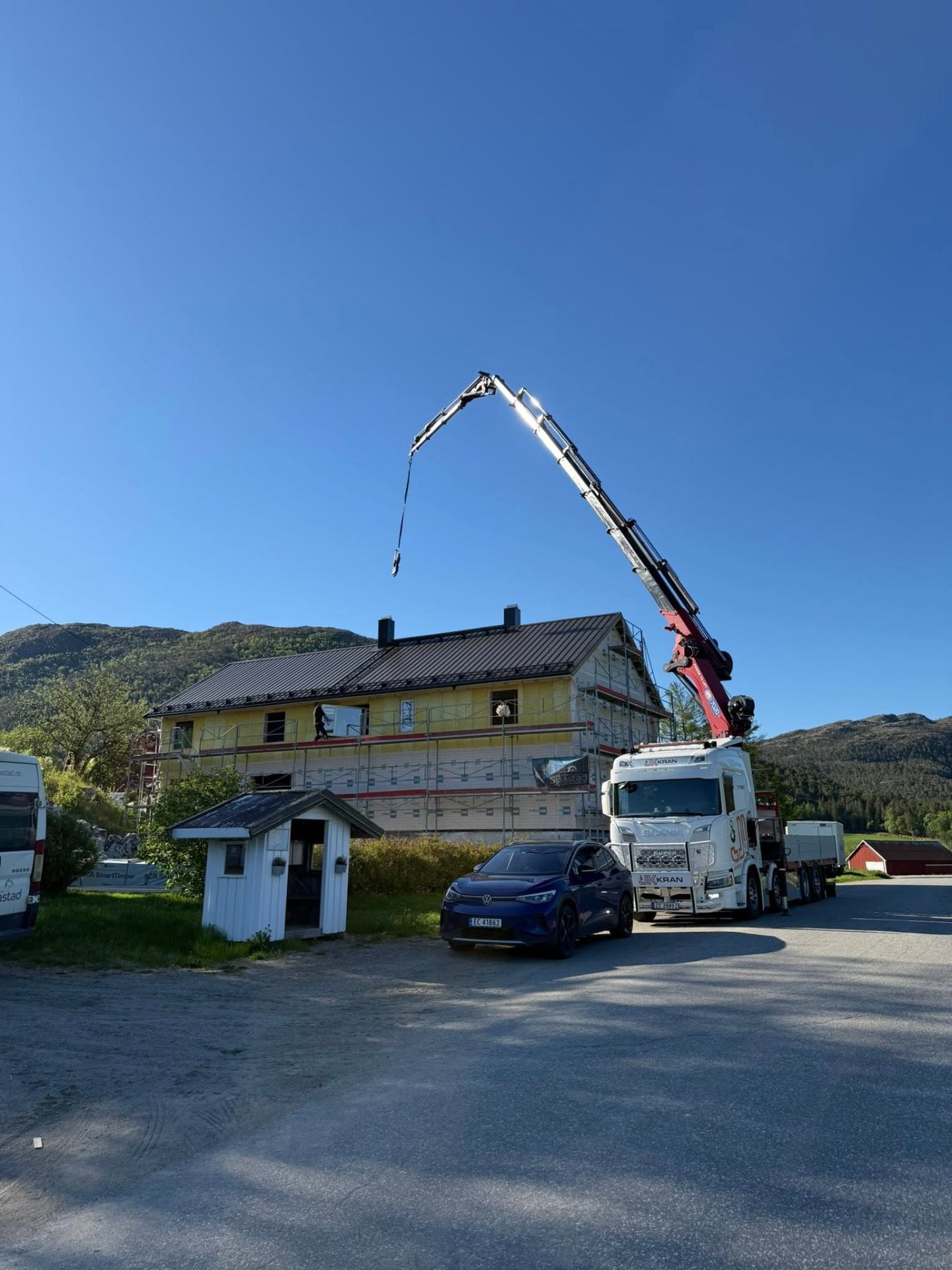Takarbeid i solskinn
